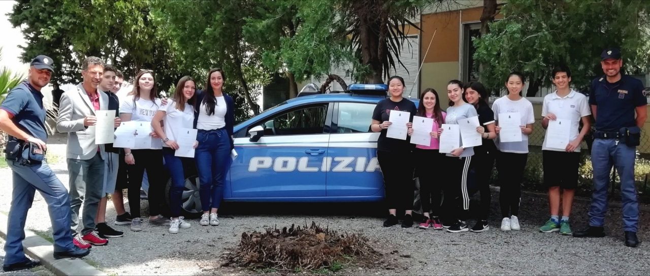 La Polizia premia i vincitori provinciali del concorso Nazionale “PretenDiamo Legalità