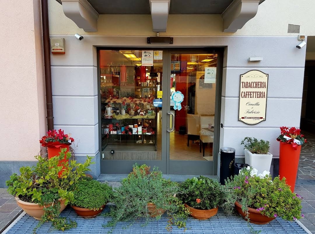 Assalto al Bar tabacchi sventato dai Carabinieri  che esplodono colpi di pistola