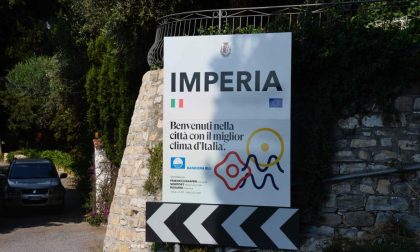 "Benvenuti nella città con il miglior clima d'Italia": nuovi cartelli turistici a Imperia