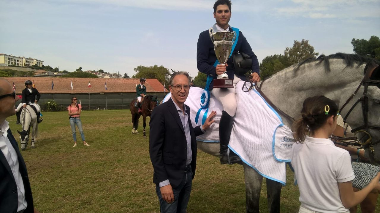 Matias Larocca, figlio d’arte, ha vinto il Gran Premio di Ippica