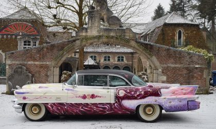 Dall'Illinois arriva a Seborga una Cadillac per gli auguri alla Regina Elisabetta