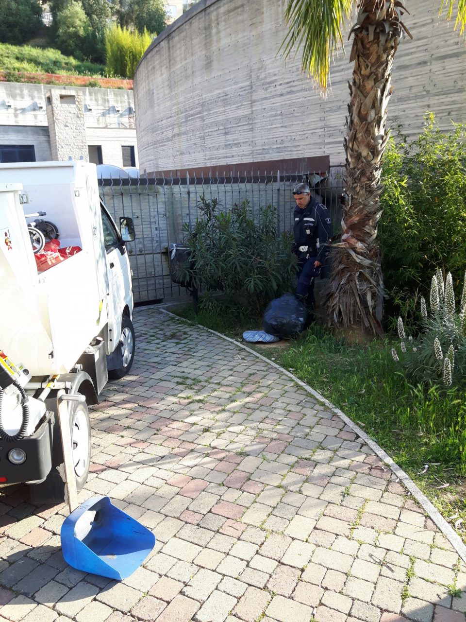 La Polizia municipale di Sanremo prosegue i controlli sull’accattonaggio