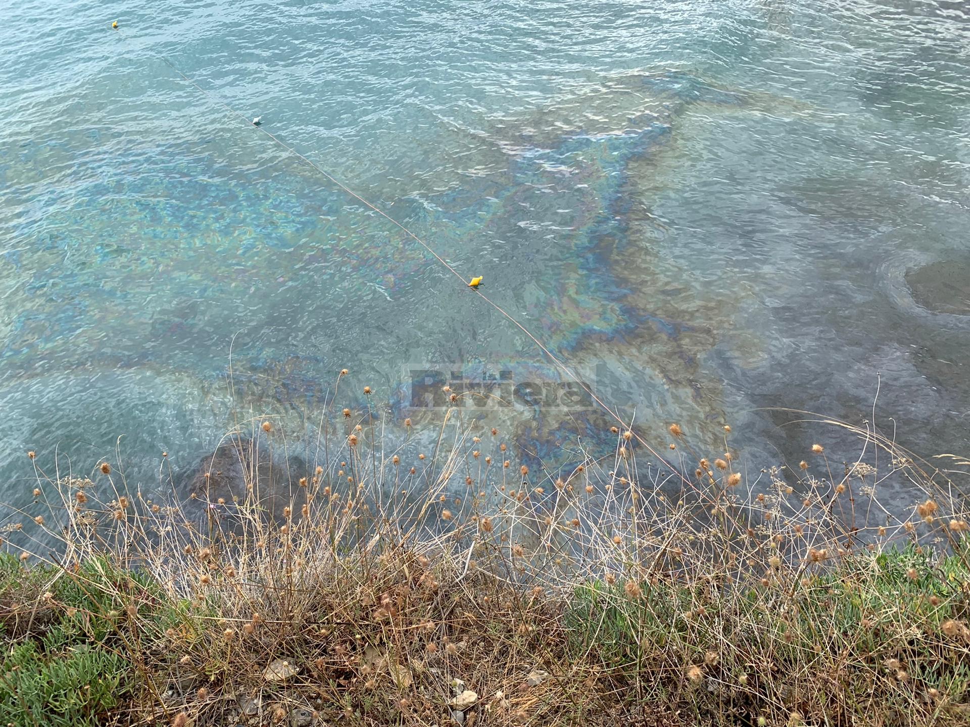 Chiazza oleosa Ventimiglia idrocarburi Porto Ventimiglia_04