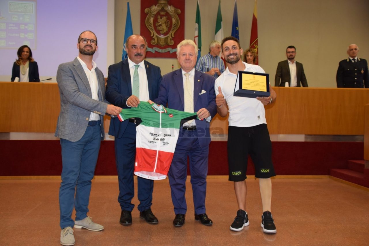 Premiato in Consiglio comunale campione di paraciclismo