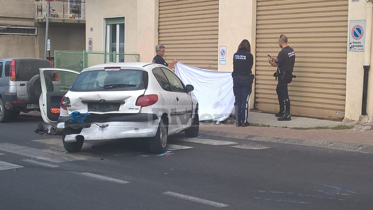 Donna investita e uccisa da un’auto tamponata e spinta in avanti