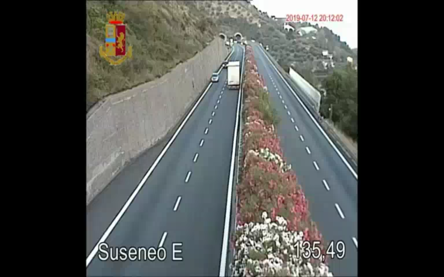 Lo Sconcertante Video Del Tir Contromano Sull'Autostrada - Prima La Riviera