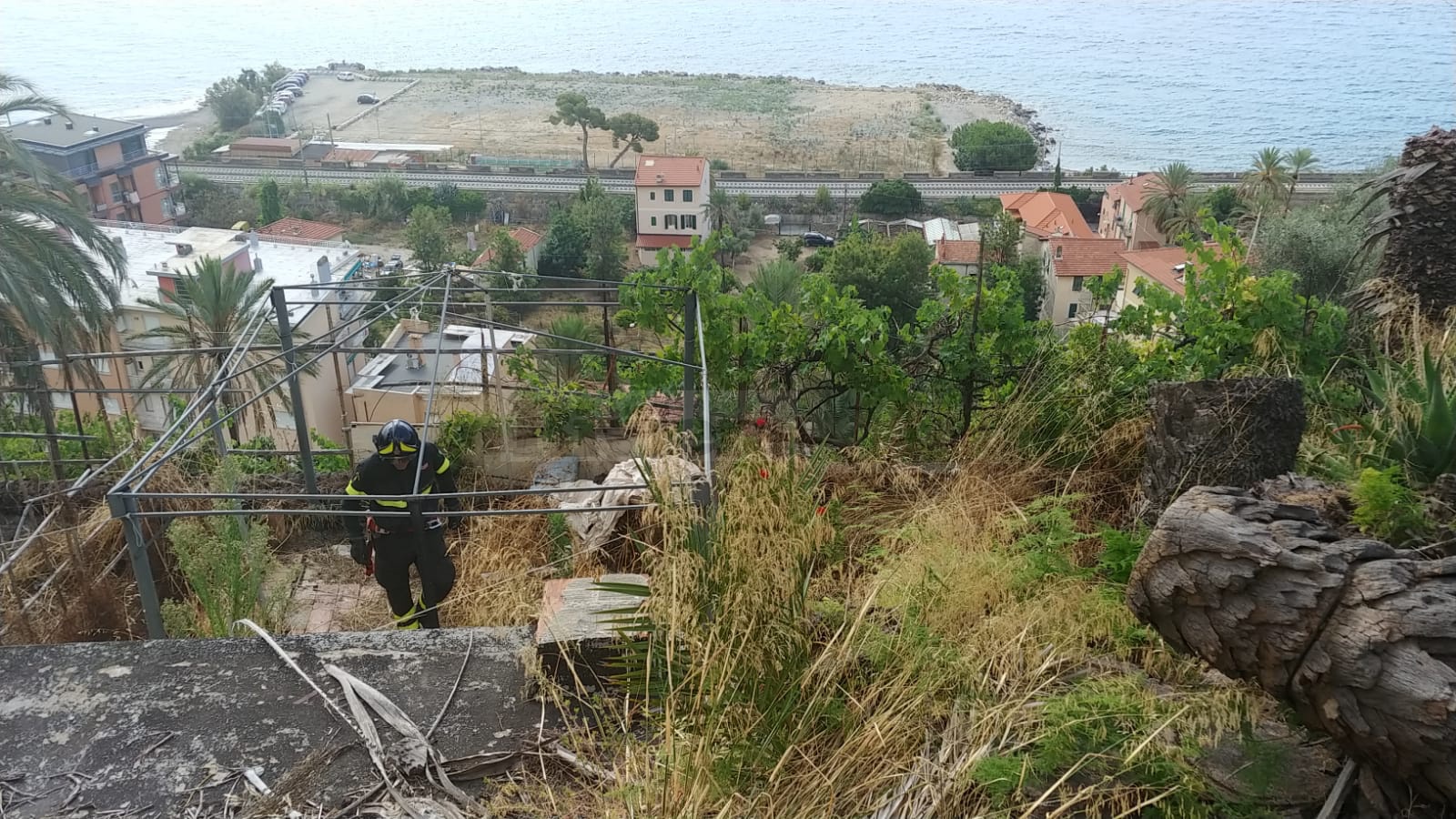 Vigili del fuoco Bordighera salvataggio gattino_02