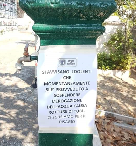 Niente acqua al cimitero di Valle Armea. La denuncia
