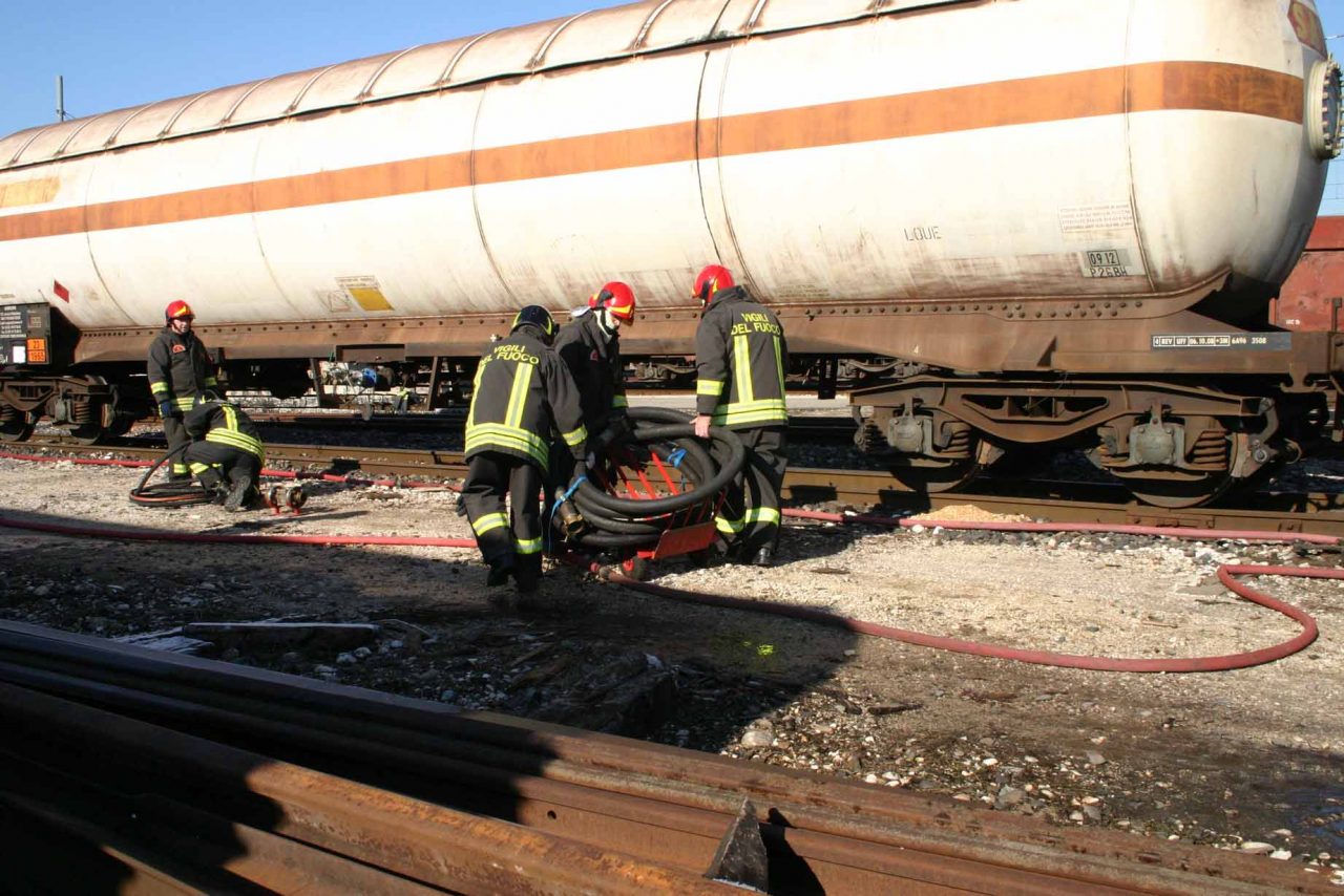 Messa in sicurezza ferrocisterna di GPL a Ventimiglia