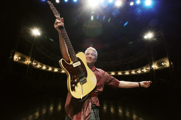 L’ex frontman dei Big Fat Mama in concerto ad Arma