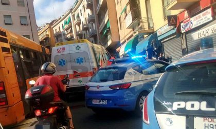 Dà di matto nel bar a Sanremo: ferita una persona, intervengono 3 pattuglie