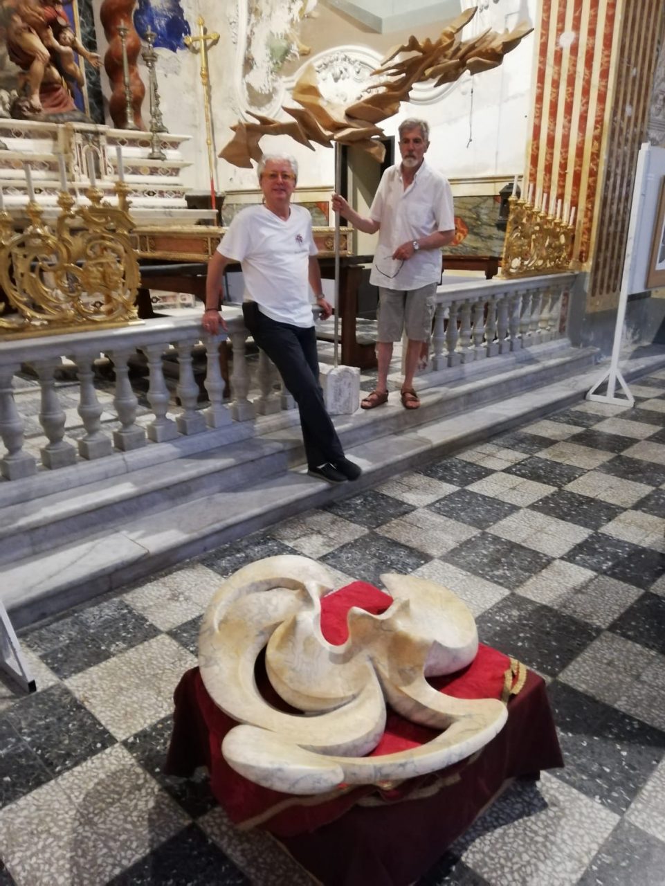 Da Agorà due sculture in omaggio al Comune di Bordighera
