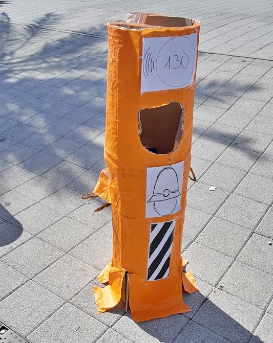 Attenzione all’autovelox di legno e cartone sul lungomare di Ospedaletti