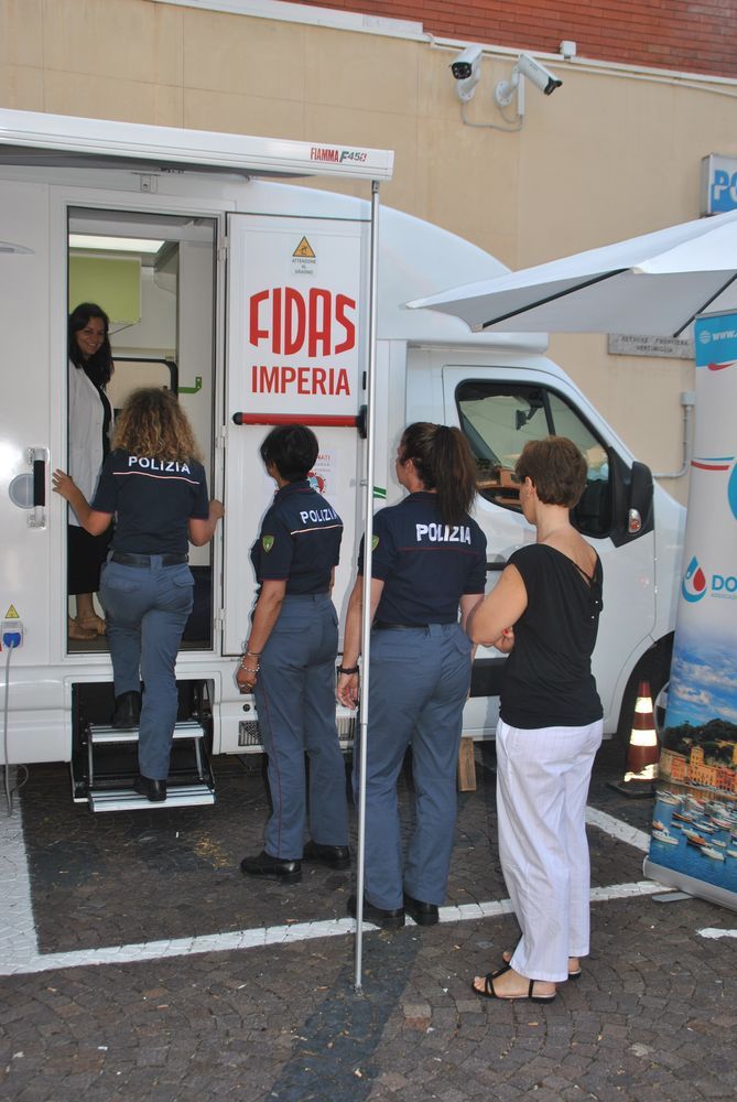 Donazione sangue Fidas Polizia Ventimiglia