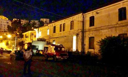 Giallo a Imperia: sfonda il tetto precipita e muore a 23 anni