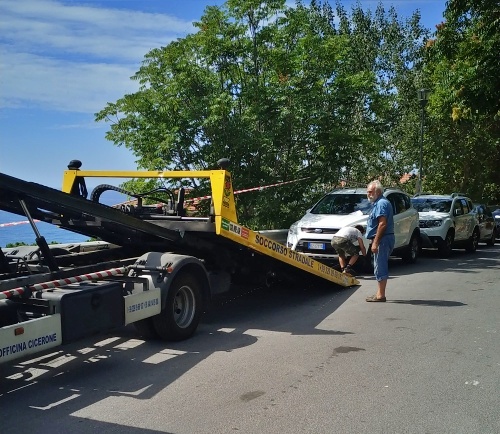 Polizia locale Ferragosto rimozione auto divieto di sosta Ventimiglia_02