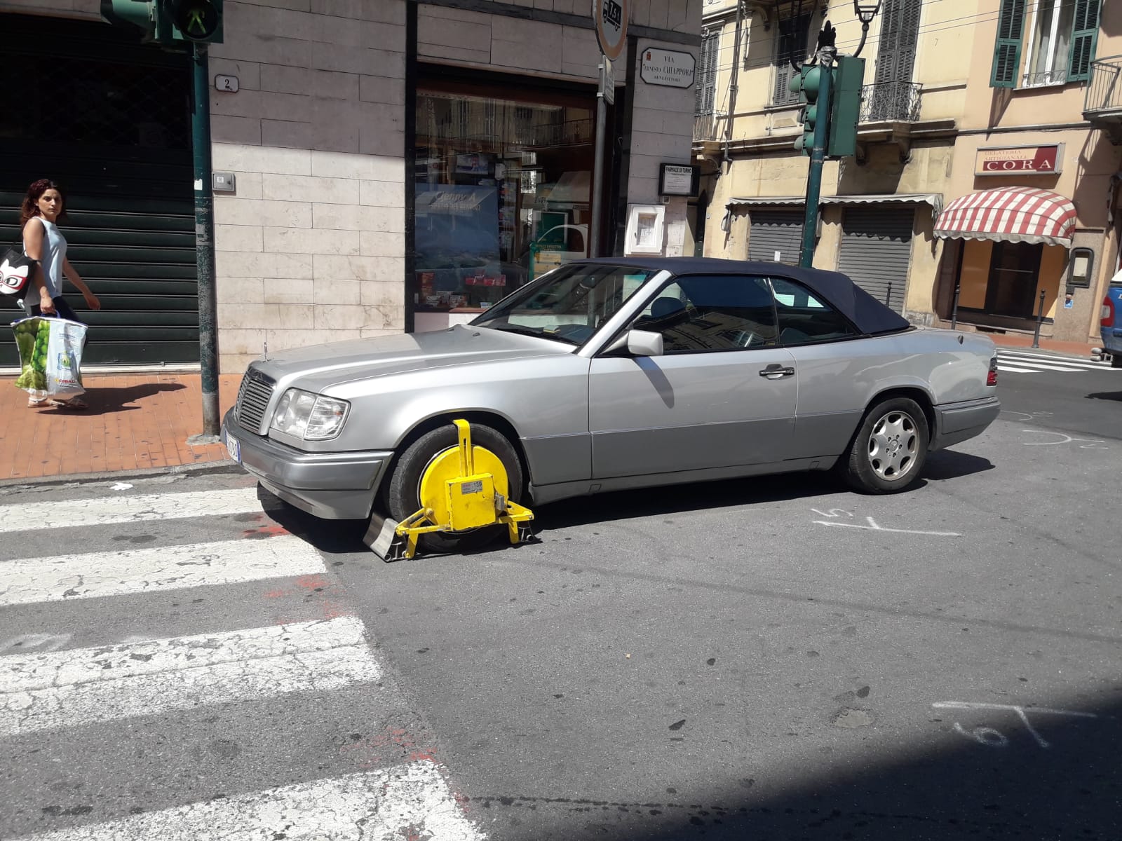 Polizia locale Ferragosto rimozione auto divieto di sosta Ventimiglia_03