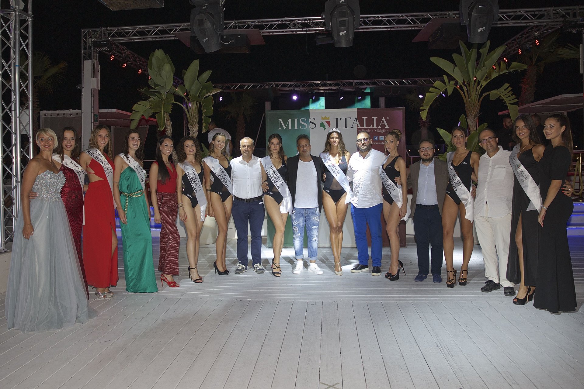 Sanremo Bay Club Gruppo Miss Madrine Giuria e Presentatrici