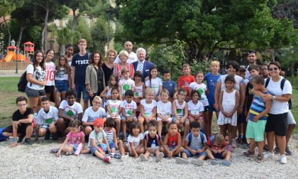 Ventimiglia: alunni della scuola estiva piantano 3 magnolie ai giardini