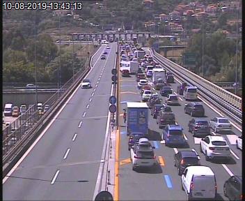 Esodo di agosto: 4 chilometri di coda verso la Francia