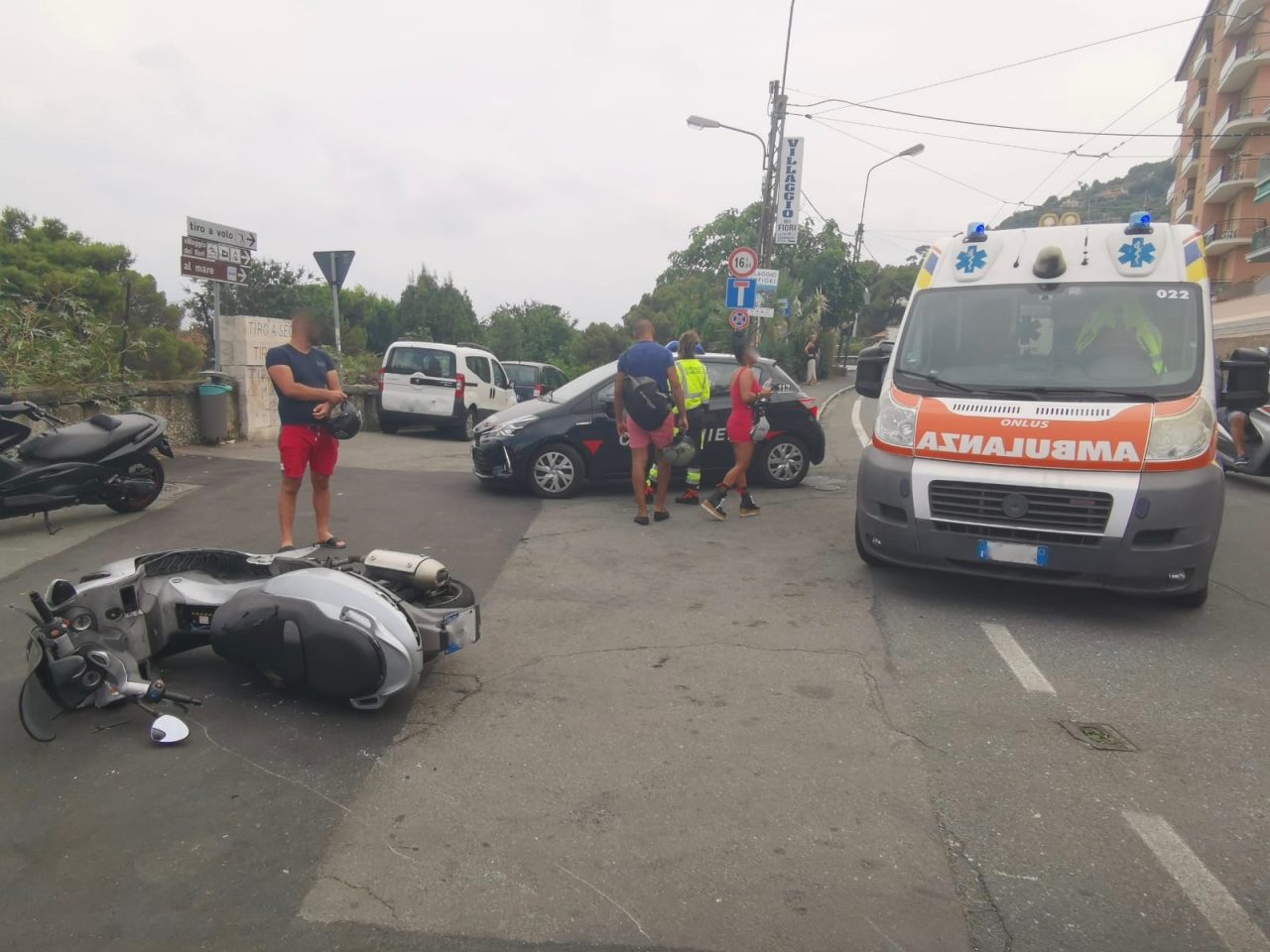 Sessantenne con lo scooter contro un’auto durante un sorpasso a Pian di Poma di Sanremo