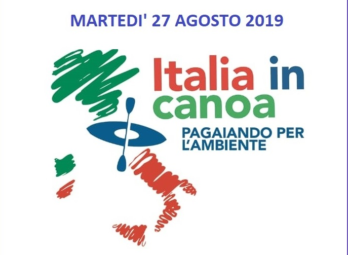 Canoisti in acqua per la salvaguardia dell’ambiente