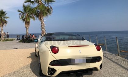 Posteggia Ferrari sulla rotonda di Bordighera: multa di 253 euro al monegasco