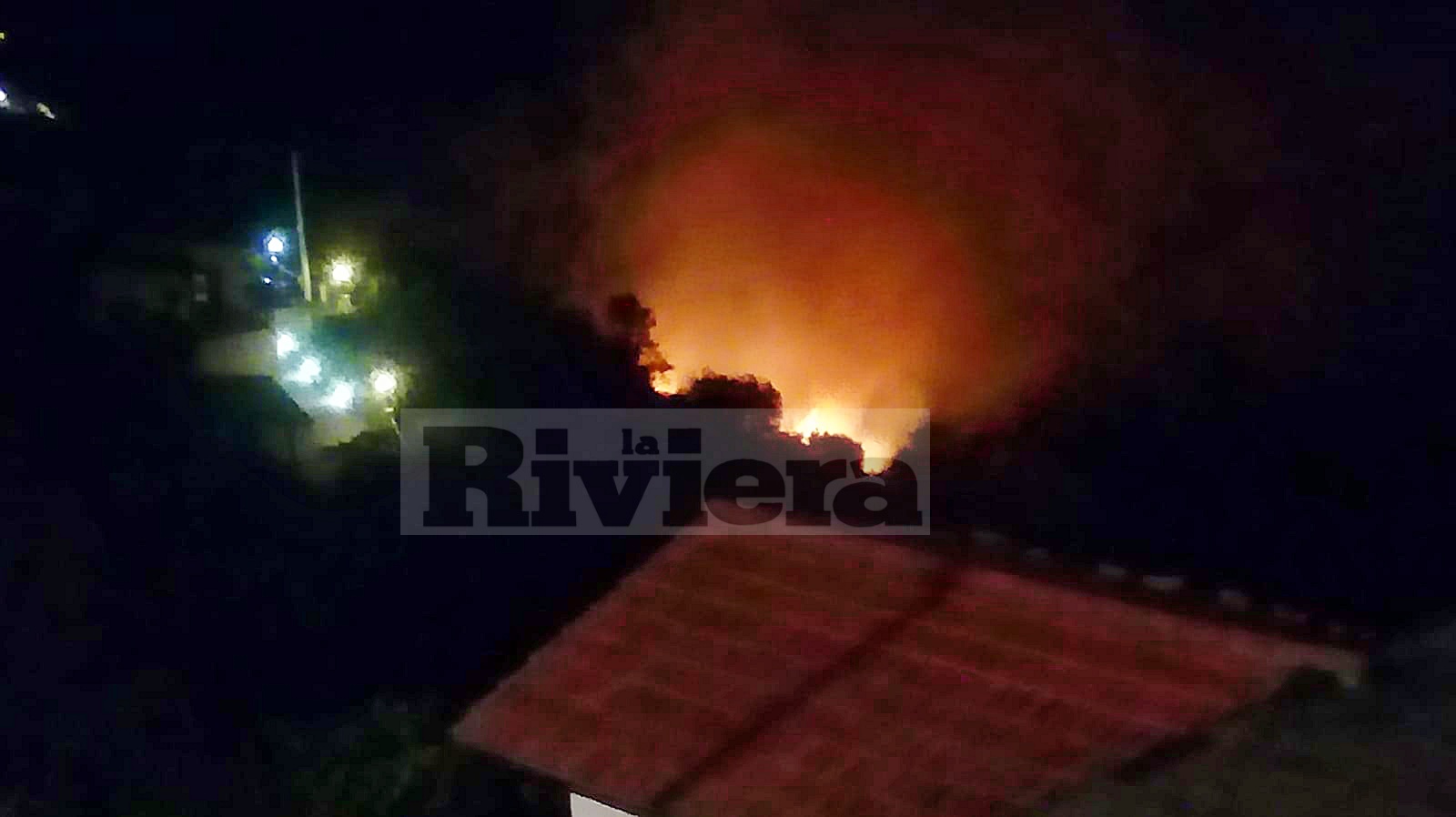 Incendio boschivo notturna Sasso Bordighera_02