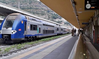 Tenta di passare la frontiera in treno con tre etti di cocaina