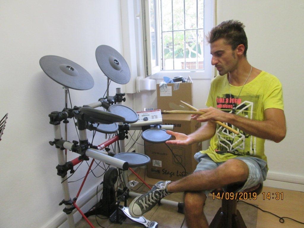 Musica che passione! Alla scuola Pergolesi di Vallecrosia stage coi maestri Foglia e Barriera