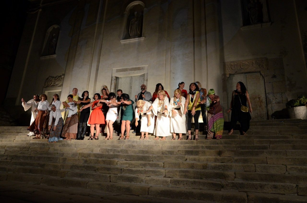 Liber theatrum: Stelle e strisce chiude la rassegna ai Giardini Hambury di Ventimiglia