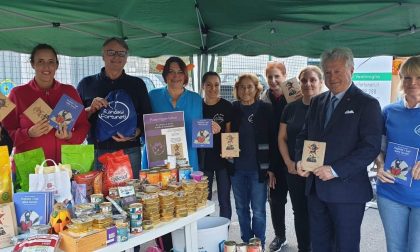 Raccolta fondi al gattile di Ventimiglia con il libro di Roberto Centazzo