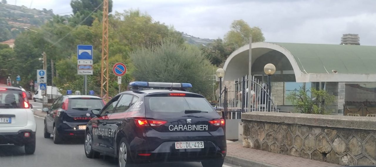 Droga in un appartamento di Ospedaletti, 6 arresti dei carabinieri