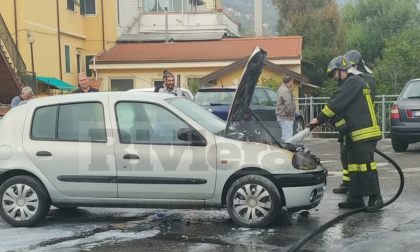 Brucia il vano motore di una Renault Clio a Bordighera, salvo il conducente