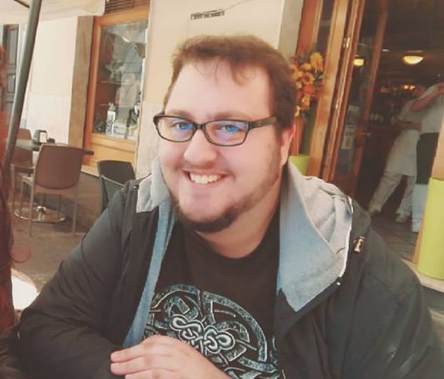 Muore a 27 anni dopo aver lottato contro un male terribile. Oggi l’addio a Thomas Viola