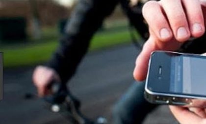 Ruba il cellulare a un dodicenne la madre lo fa bloccare dalla Polizia
