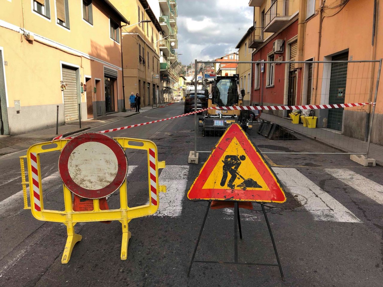 A Imperia chiusa via Garessio per lavori di fognatura, disagi per il traffico