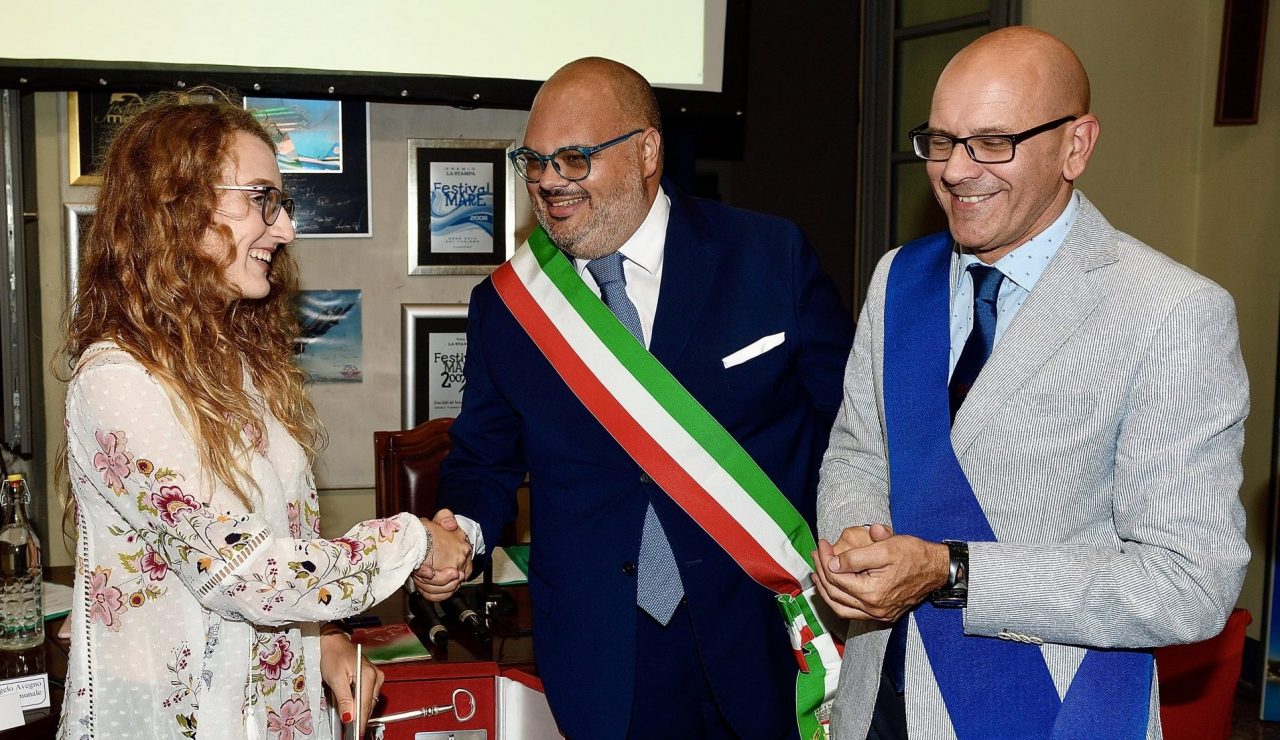Ai neo maggiorenni di Riva Ligure una copia della Costituzione. I nomi dei 18enni