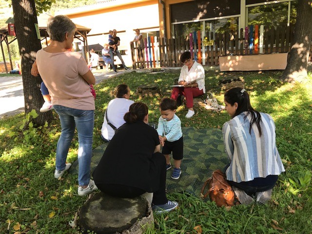 A Roverino i bimbi del “Girasole” festeggiano i nonni
