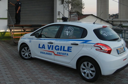 “Disarmato mentre facevo pipì” Guardia giurata La Vigile in carcere per finta rapina da 400mila euro