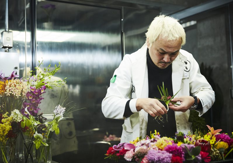 A Sanremo il grande artista botanico Makoto Azuma