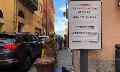 Auto in Via Cascione: apertura straordinaria della ZTL