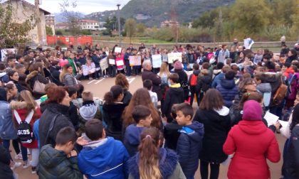 I giovani di Vallecrosia in piazza per i Diritti dell'Infanzia