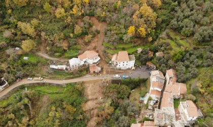 Frana a Pieve di Teco, sopralluogo del sindaco: "Trenta persone bloccate, sfollati ospitati da un benefattore"