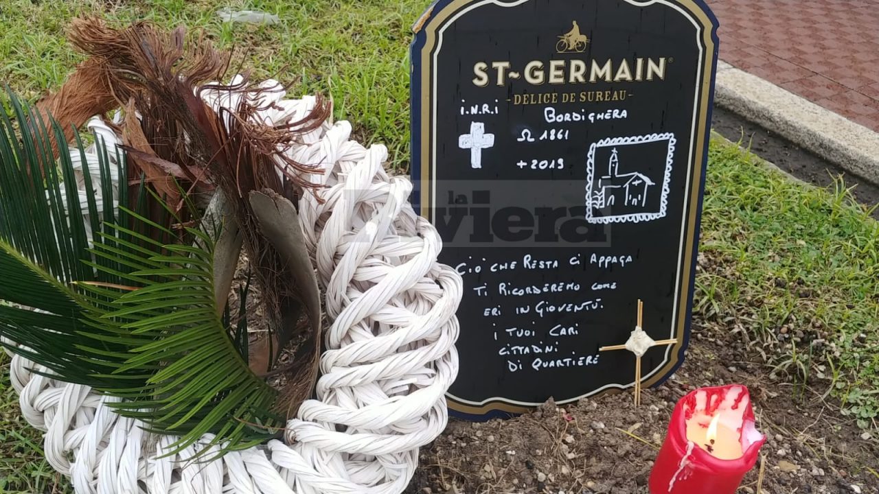 Bordighera: commercianti improvvisano il funerale all’aiuola