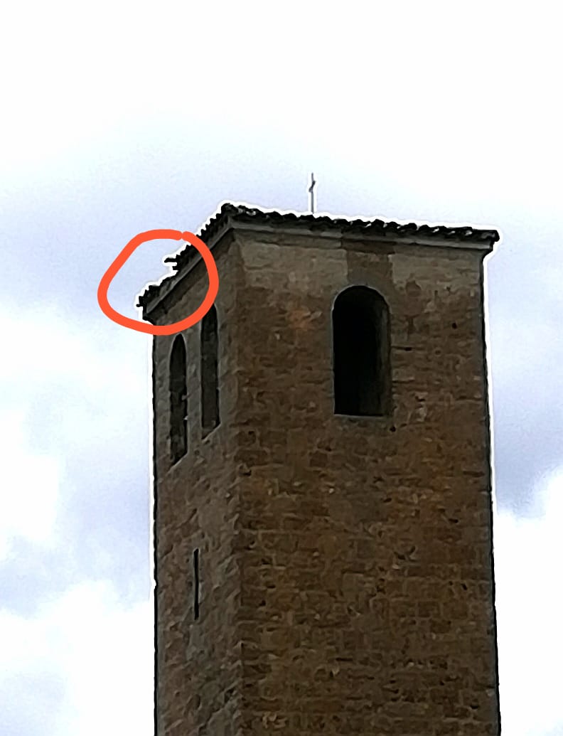 Fulmine colpisce campanile a Ventimiglia