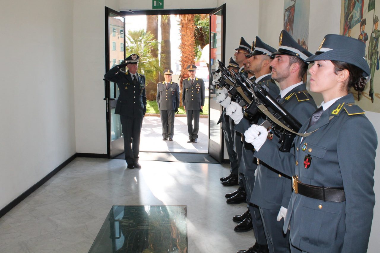 Guardia di Finanza, il comandante regionale in visita al comando di Imperia