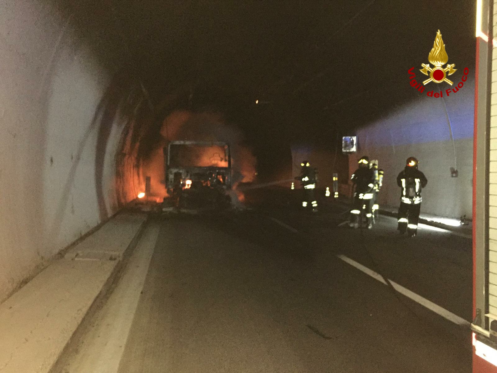 Incendio Tir Spotorno autostrada Autofiori