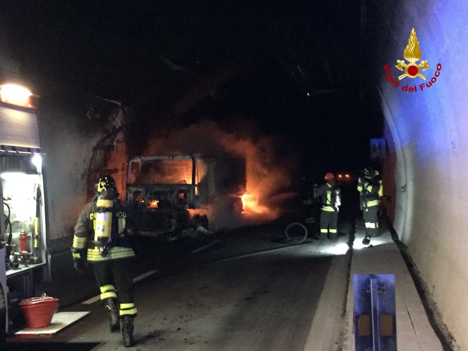 Incendio Tir Spotorno autostrada Autofiori_03