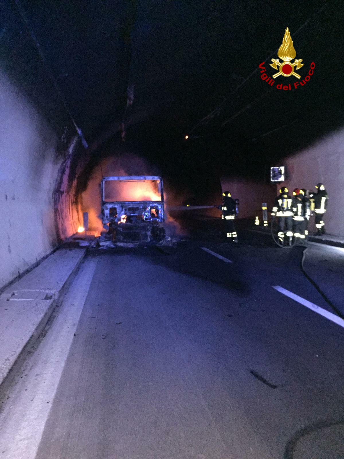 Incendio Tir Spotorno autostrada Autofiori_06